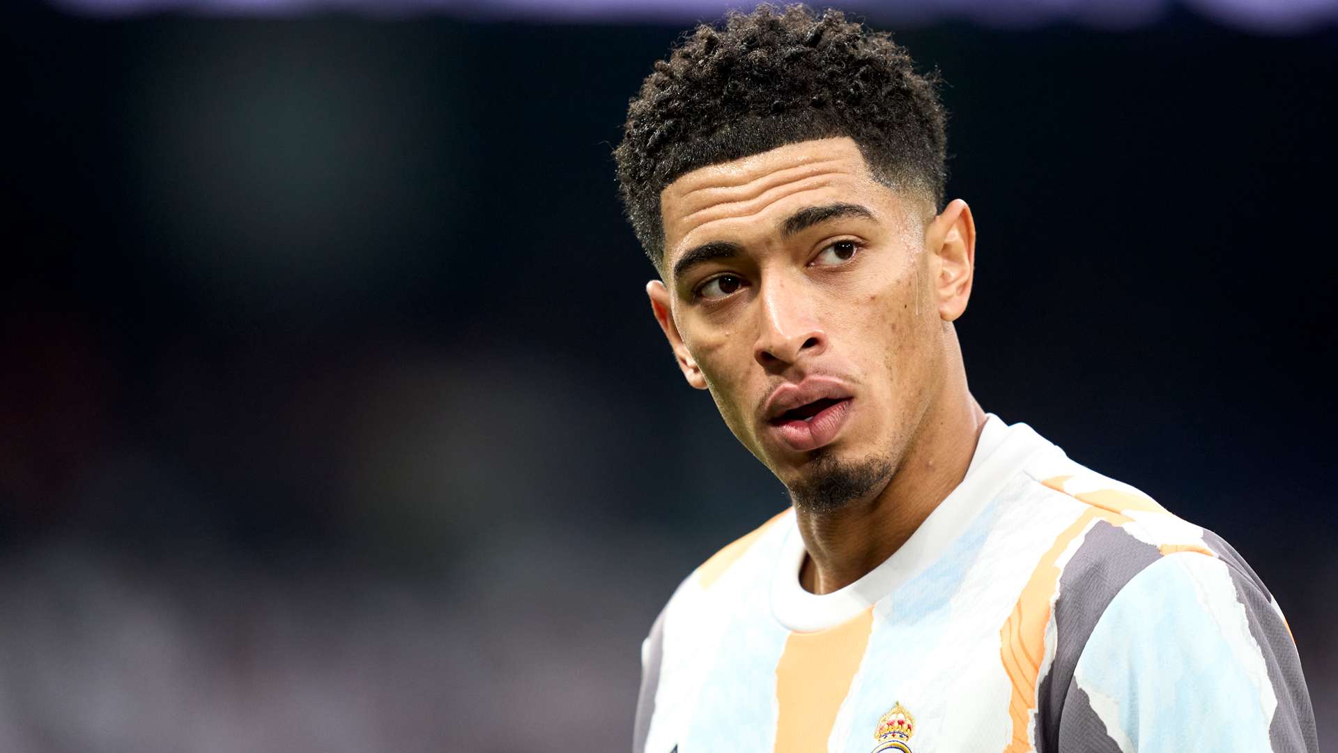 奠定坚实基 奠定坚实基